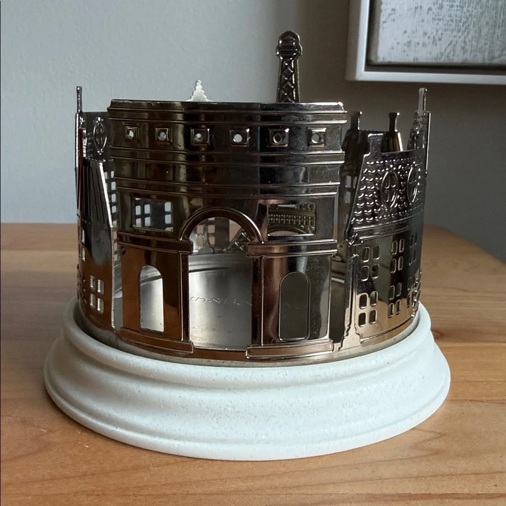 Bath & Body Works Emily in Paris Cityscape 3-Wick Candle Holder Silver / Chrome - Picture 5 of 16